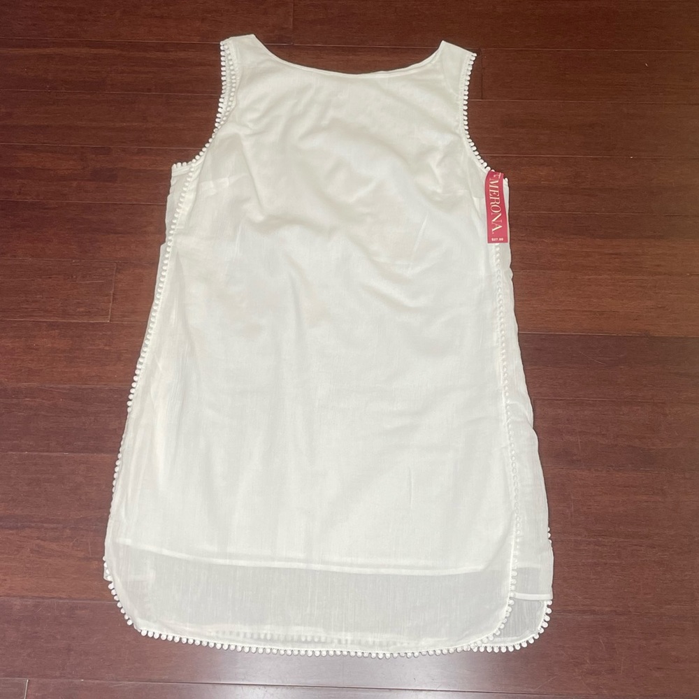 NWT Merona Women’s cover up, White with Pom Pom trim, Size Large